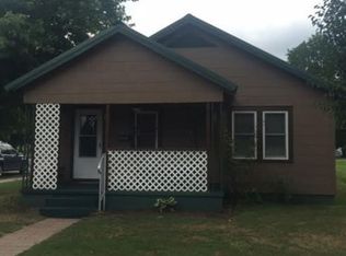 205 W Saint Francis St, Dexter, MO 63841