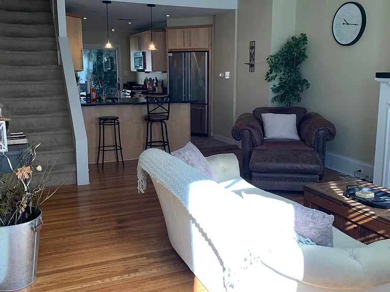 332 S Hicks St — Photo 3