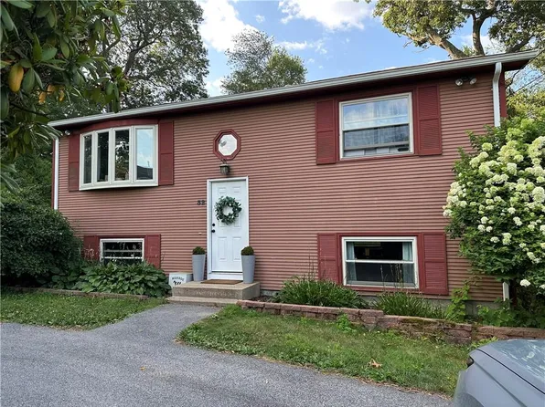 32 Beech Rd, Narragansett, RI 02882