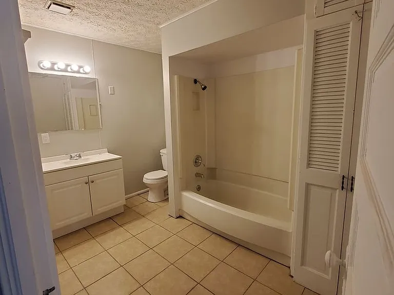 1356 Woodland Ave NW — Photo 6