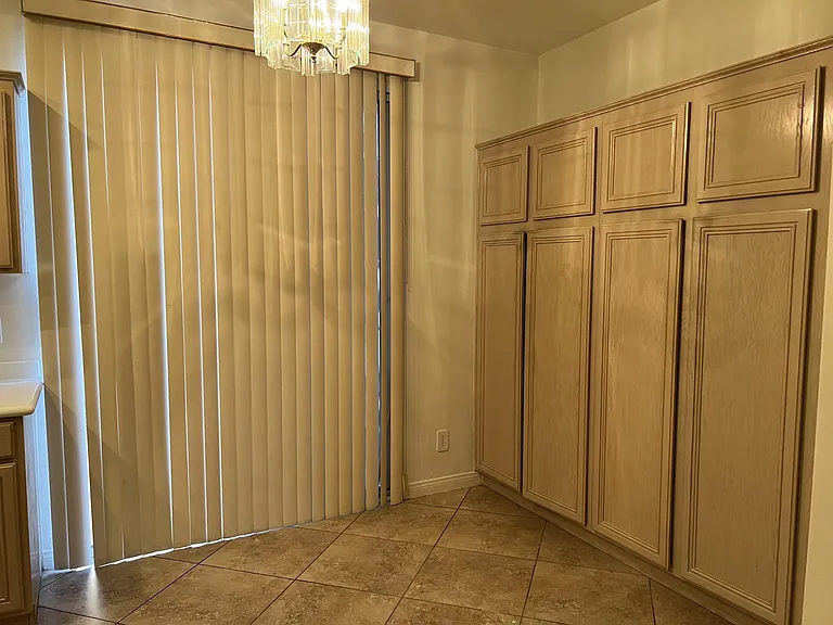 1656 Warrenville St — Photo 5