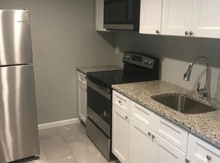 132 Wayne St #2, Hauppauge, NY 11788