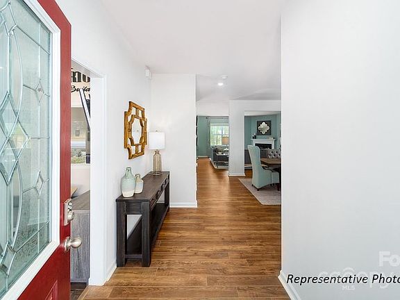 3rd image of 155 Giant Oak Ave