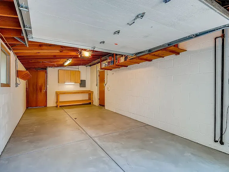 1375 Normandy Rd — Photo 4