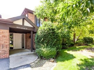 5847 Doe Cir #5847, Westmont, IL 60559