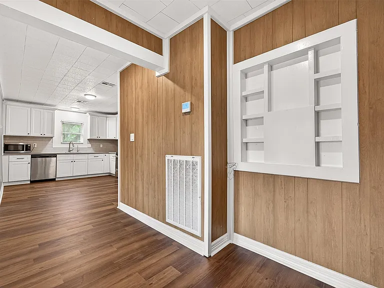8111 Main St — Photo 12