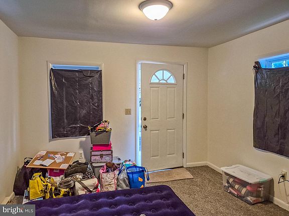 2nd image of 810 Center St