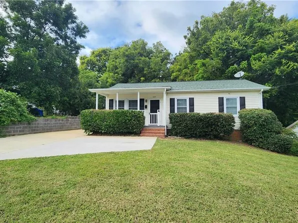 607 Lucerne St, Greensboro, NC 27406