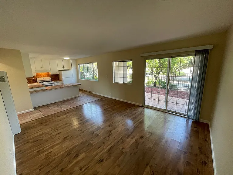 4700 Dexter Dr — Photo 6