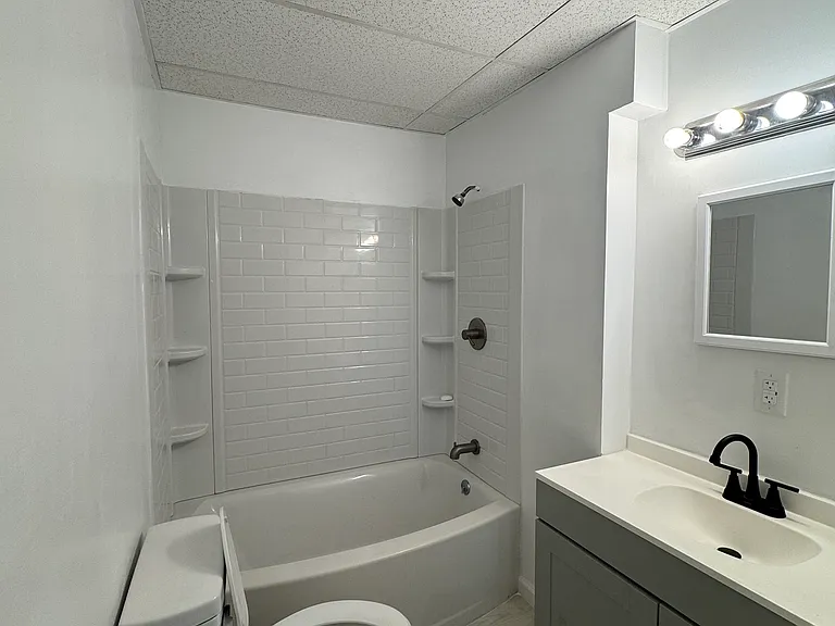 4325 Main St #D — Photo 4
