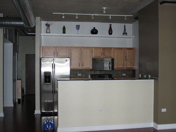 3rd image of 1305 S Michigan Ave APT 1507