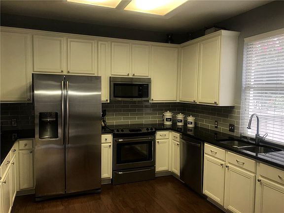 5th image of 23 Troon Dr