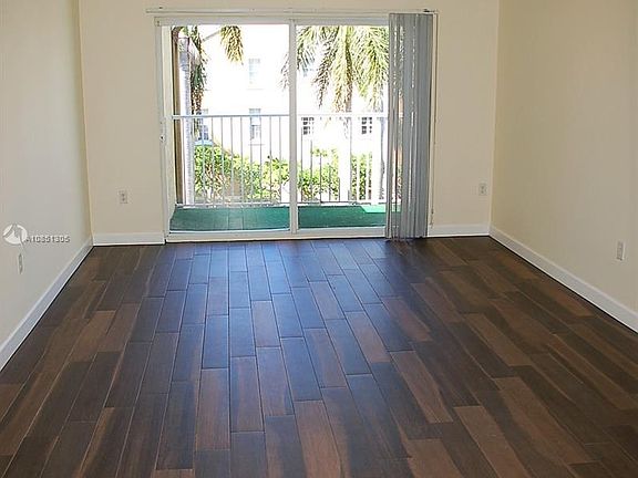 5th image of 520 SW 111th Ave APT 304
