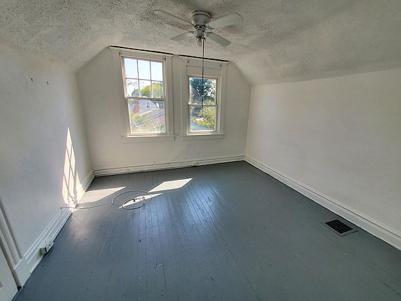 4th image of 2308 Harwood St