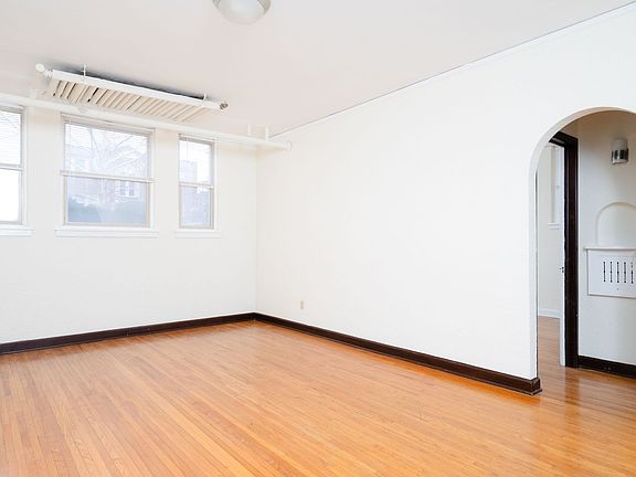 3rd image of 2806 Xerxes Ave S APT A