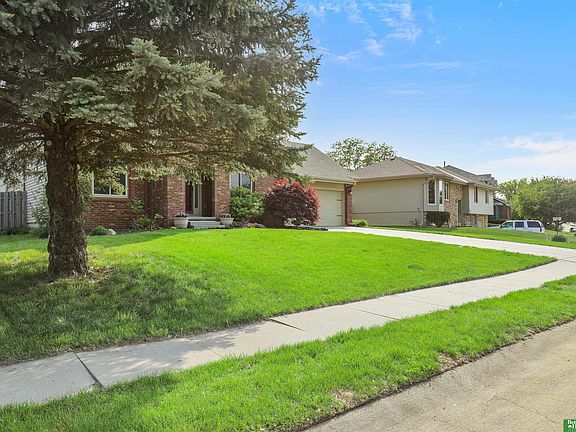 3rd image of 805 Joseph Dr