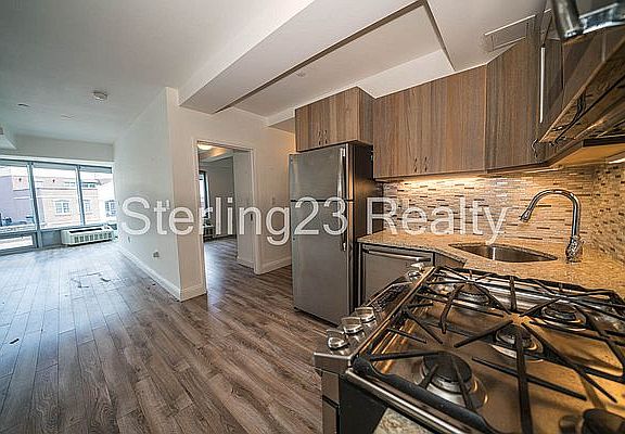 2nd image of 28-20 Astoria Blvd #6O2