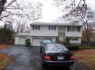 1147 Terry Rd, Ronkonkoma, NY 11779