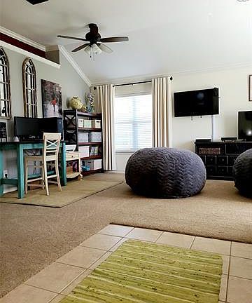 5th image of 2214 Taylor Dr