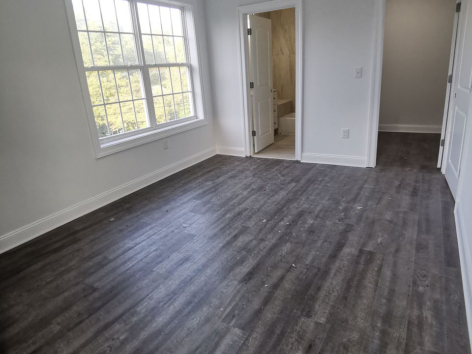 1st image of 913 Maple Ave #2