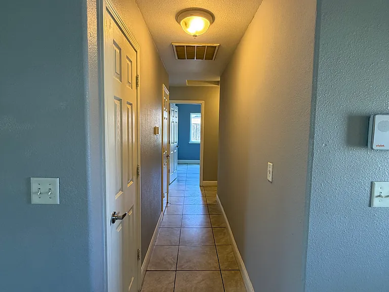 426 Wawona Ct — Photo 5
