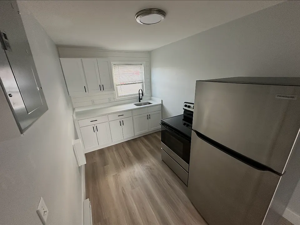 44 B St #5