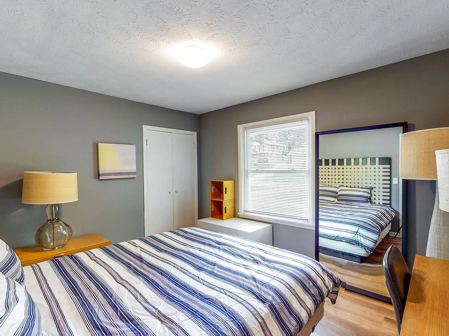 4 bed, 3.0 bath, 2584 sqft, $724 — Photo 2