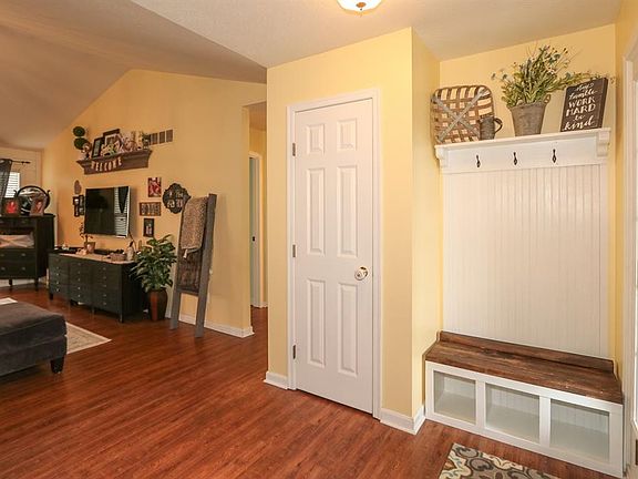 4th image of 4719 Greenbelt Dr