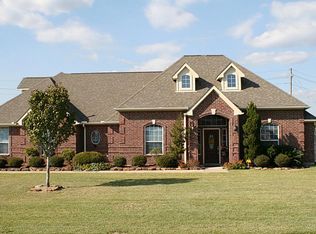 3419 Royal Palm Dr, Mont Belvieu, TX 77523