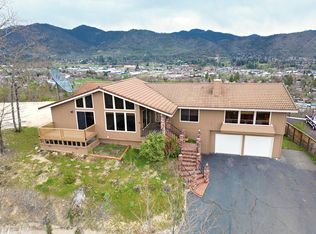 1039 NW Starlite Pl, Grants Pass, OR