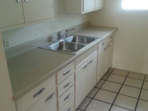 5th image of 5163 Caroline Ave