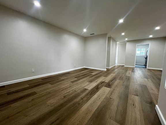 3rd image of 20 Bay Shore Ave APT 6