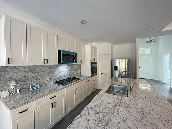 5th image of 3202 Elva Ave