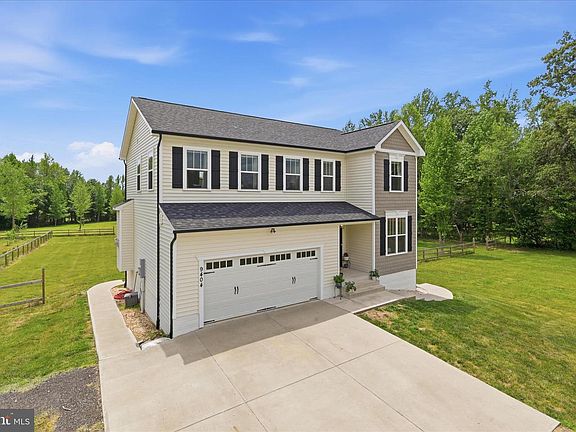 4th image of 9404 Robert E Lee Dr