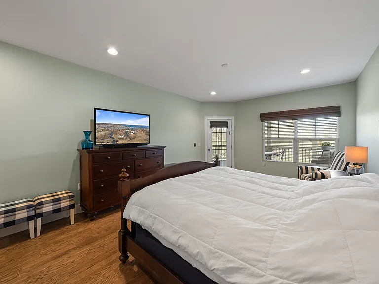 501 Abbey Ridge Ct — Photo 10