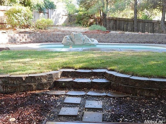 4th image of 2873 Holly Hills Ln
