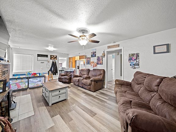 3rd image of 3631 Pioneer Ln