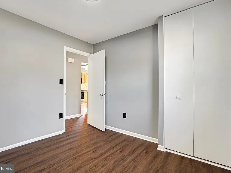 12316 Fountain Dr — Photo 17