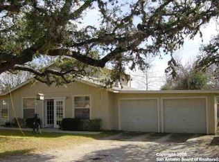 136 Par Dr, Bandera, TX 78003