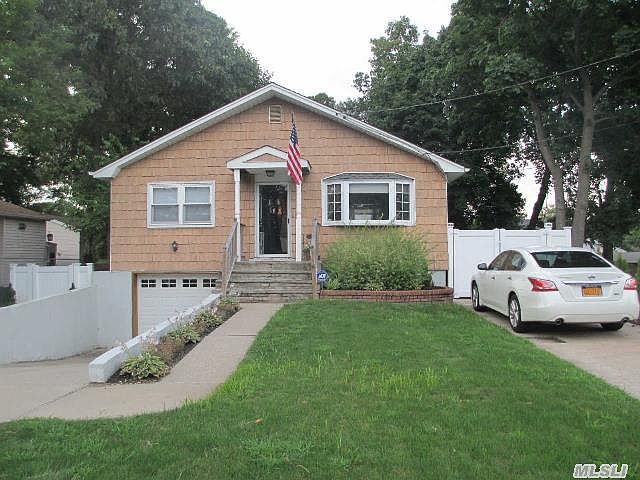 1st image of 27 Oaklawn Ave