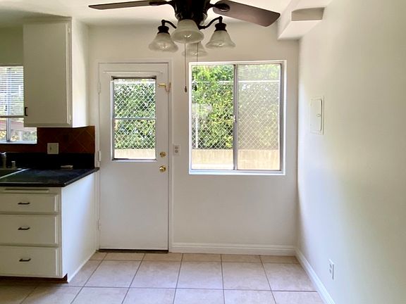 4th image of 2504B Montrose Ave #B