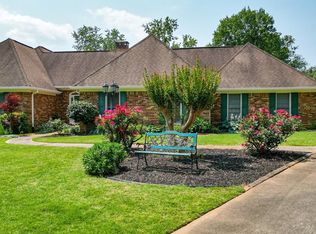 925 Saddle Ridge Ct, Roswell, GA 30076