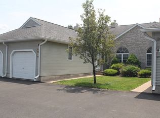 28 Castle Hill Rd #F, Agawam, MA 01001