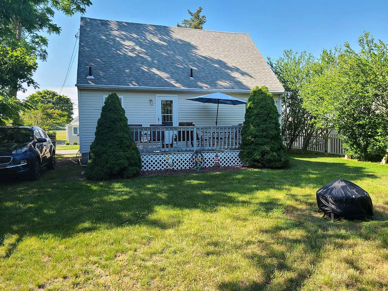 3 bed, 1.0 bath, 1100 sqft, $2,350 — Photo 2