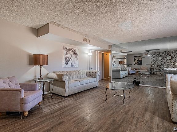 4th image of 1007 E Corona Dr