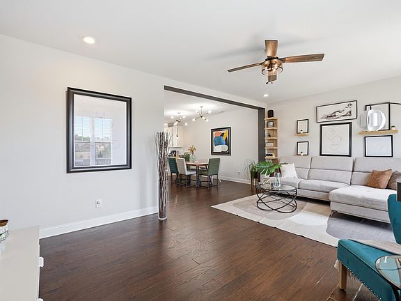 4th image of 835 Winter Meadow Dr
