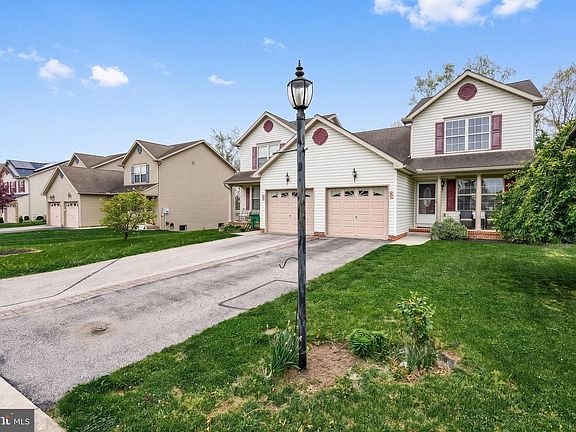 4th image of 137 Maple Dr