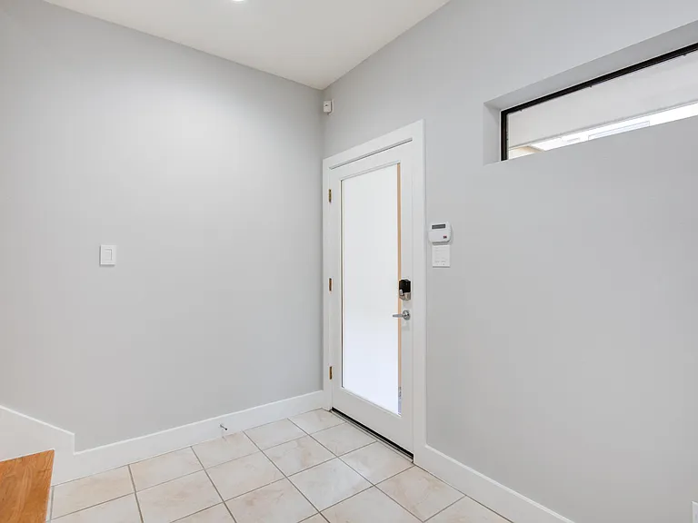 4202 Spencer St — Photo 1