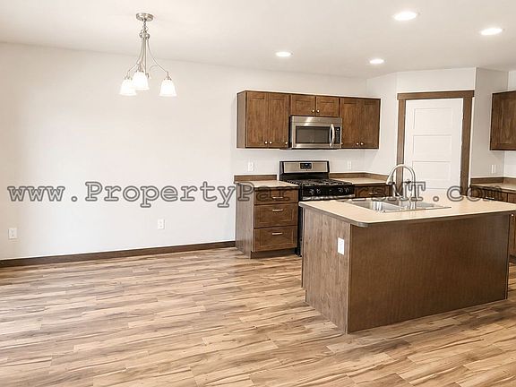 2nd image of 1958 Leeward Ct