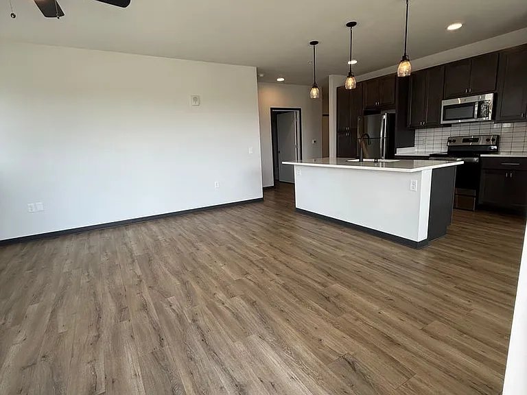 Homestead Luxury Apartments — Photo 45